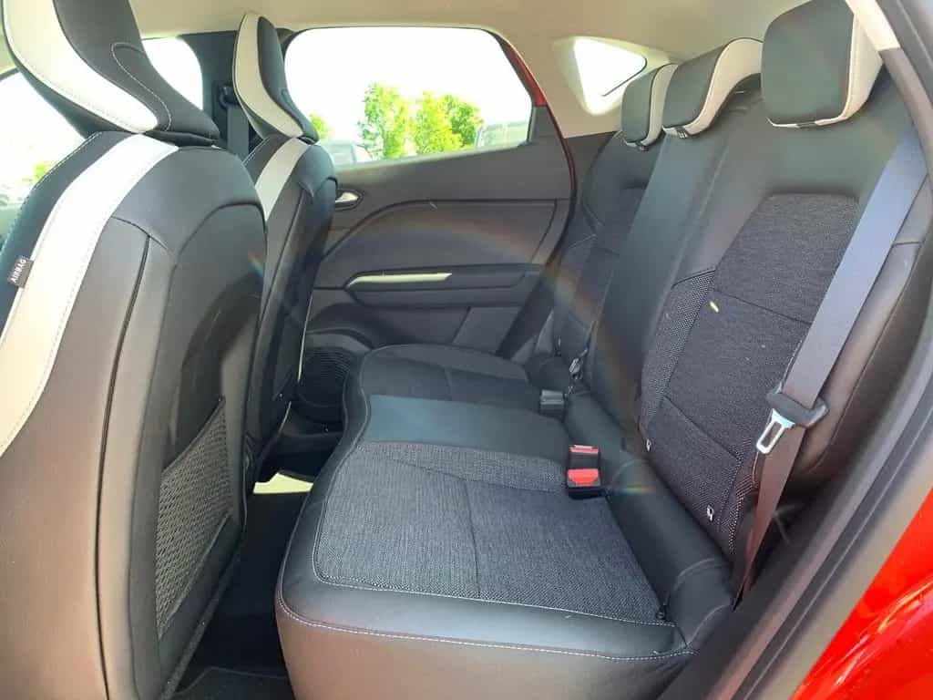 Renault Captur 1.3 TCe 140 Techno Fast Track KAMERA+NAVI 02/2024-photo-8