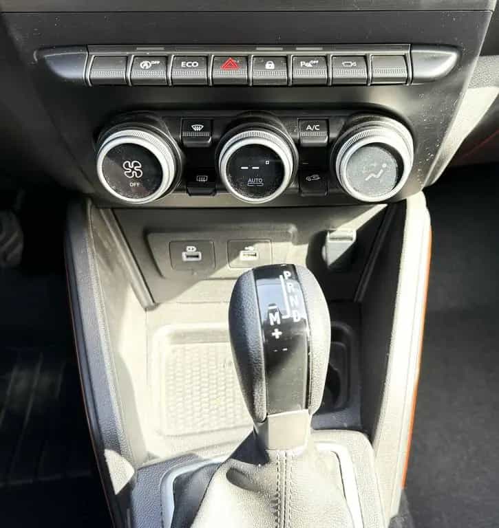 Dacia Duster 2 Extreme KAM PTS SHZ LM KEYLESS 02/2023-photo-27