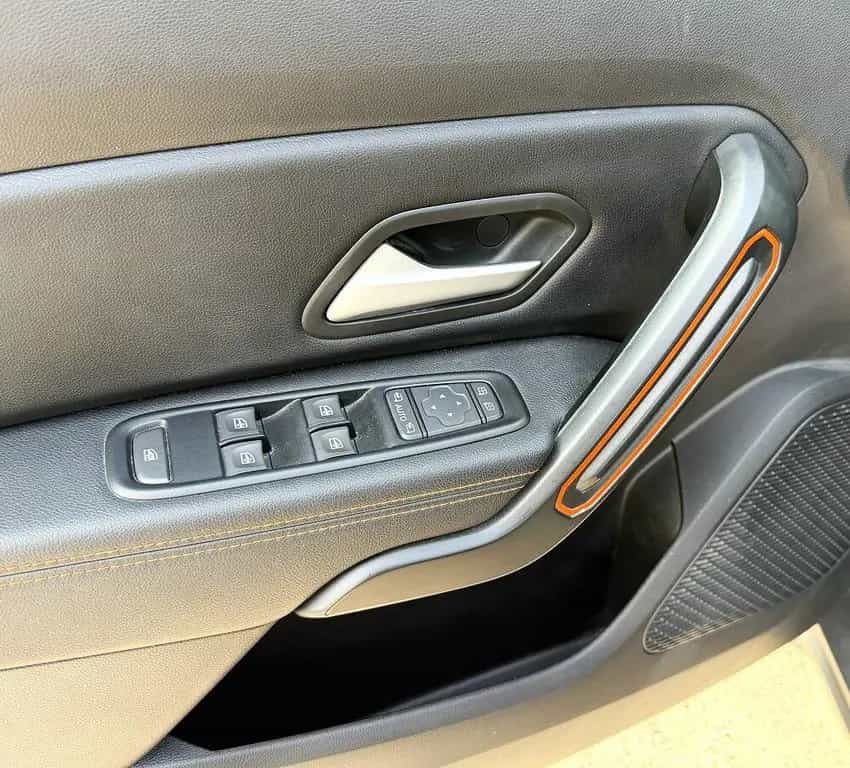 Dacia Duster 2 Extreme KAM PTS SHZ LM KEYLESS 02/2023-photo-6