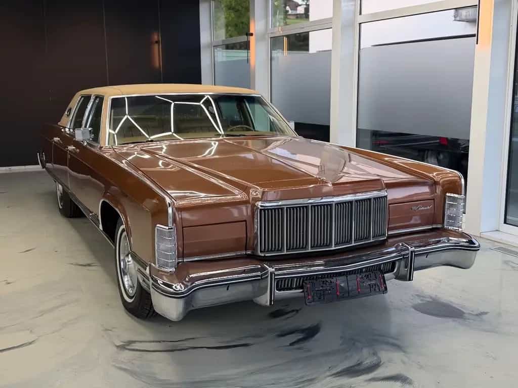 Lincoln Continental 07/1975-photo-1