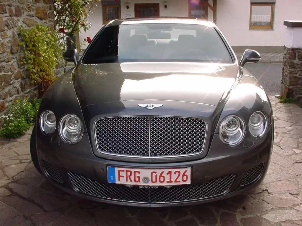 Bentley Flying Spur Speed EINMALIG  Wie fabrikneu  NUR 4 04/2010-photo-11