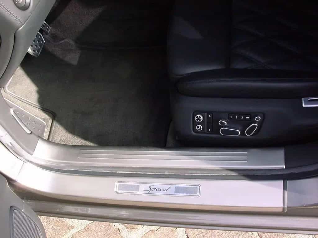 Bentley Flying Spur Speed EINMALIG  Wie fabrikneu  NUR 4 04/2010-photo-22