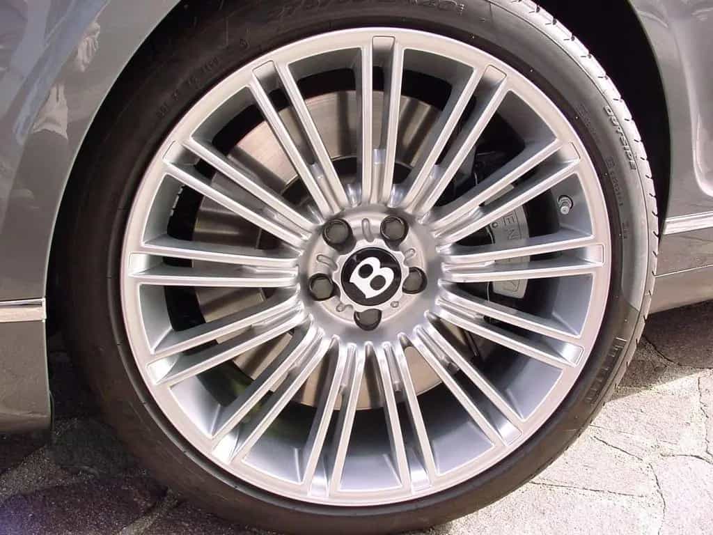 Bentley Flying Spur Speed EINMALIG  Wie fabrikneu  NUR 4 04/2010-photo-9