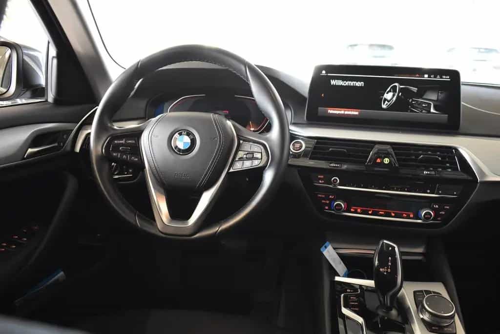 BMW 520 d Mild Hybrid HUD Navi LED Kamera APP 03/2021-photo-14