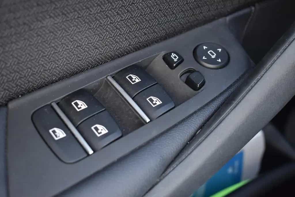 BMW 520 d Mild Hybrid HUD Navi LED Kamera APP 03/2021-photo-29