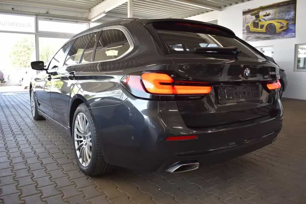 BMW 520 d Mild Hybrid HUD Navi LED Kamera APP 03/2021-photo-3