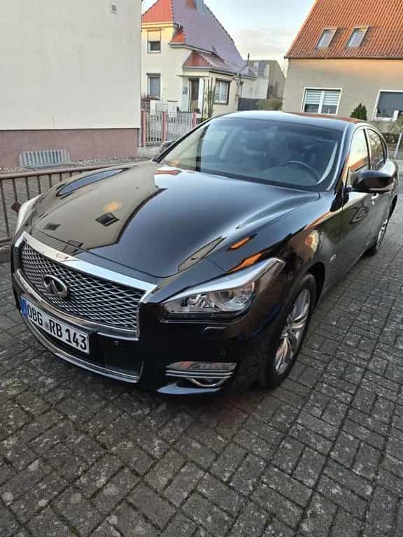 Infiniti Q70 (Hybridabtrieb 364 PS kombiniert) 09/2015-photo-0