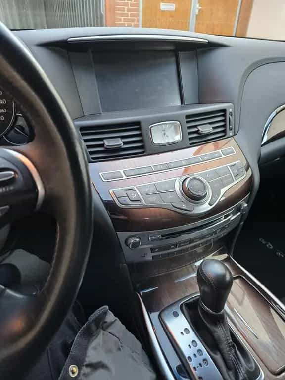 Infiniti Q70 (Hybridabtrieb 364 PS kombiniert) 09/2015-photo-2