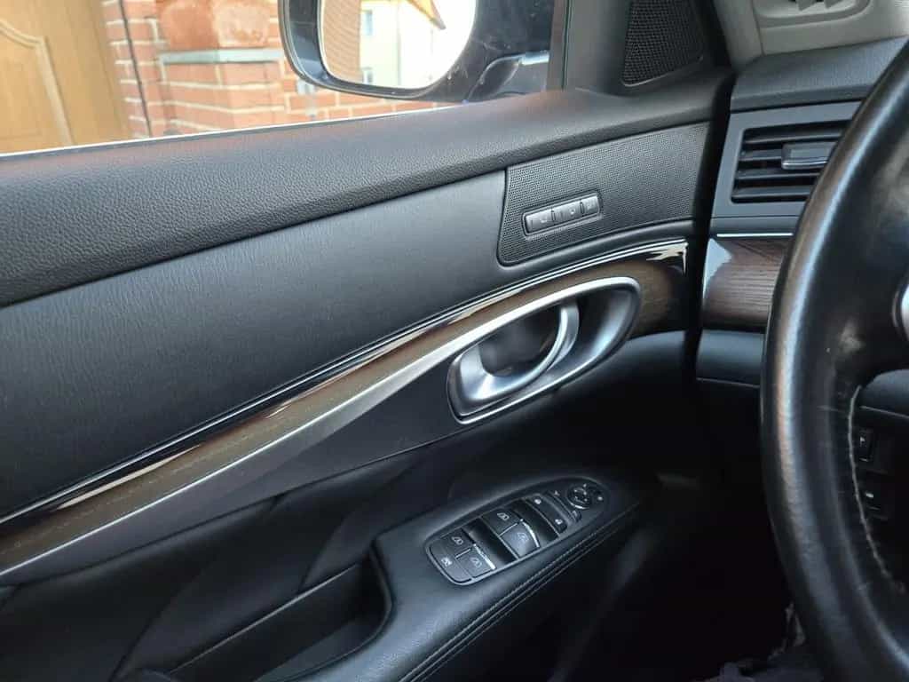 Infiniti Q70 (Hybridabtrieb 364 PS kombiniert) 09/2015-photo-4