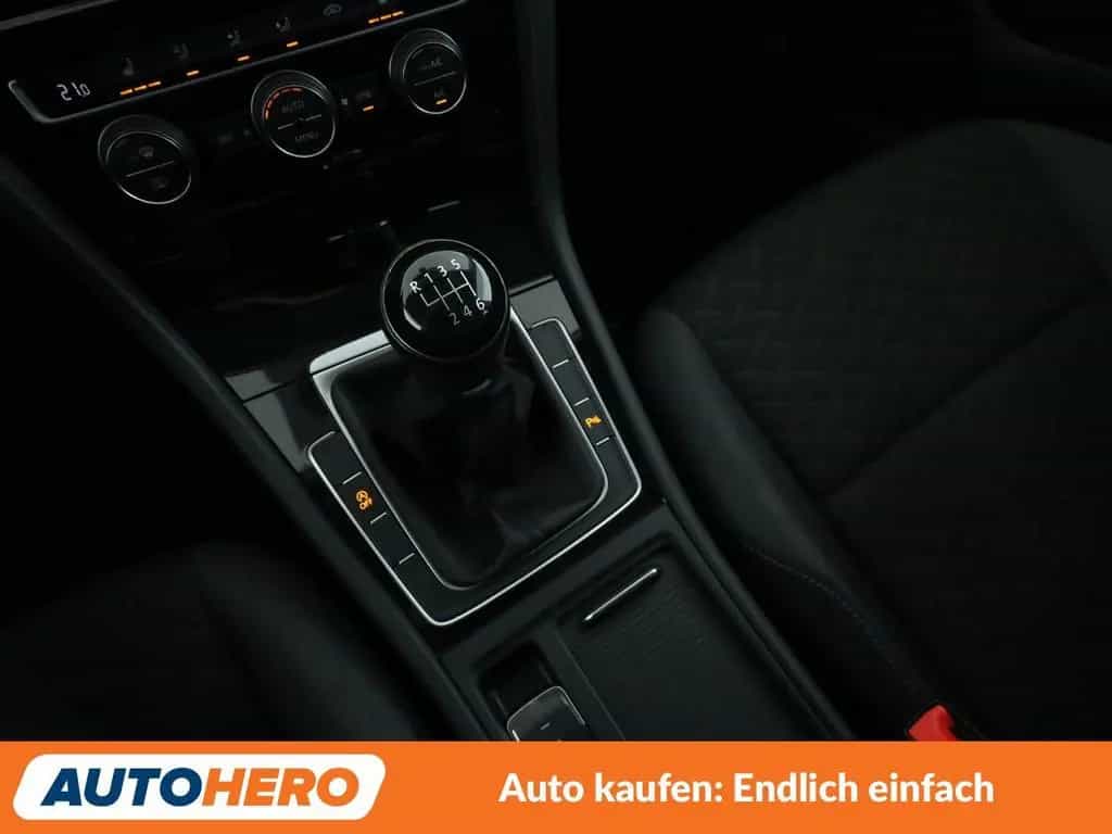 Volkswagen Golf VII 1.0 TSI Join*NAVI*PDC*SHZ*KLIMA* 10/2018-photo-25
