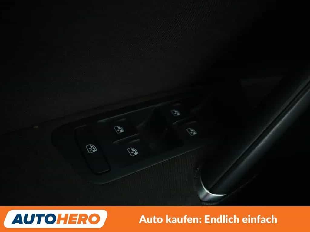 Volkswagen Golf VII 1.0 TSI Join*NAVI*PDC*SHZ*KLIMA* 10/2018-photo-30