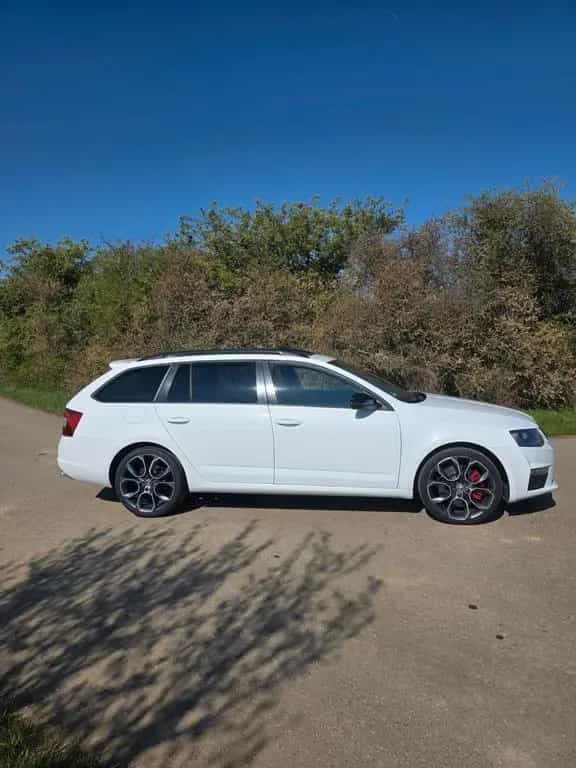 Skoda Octavia 2.0 TSI DSG RS Combi RS 09/2015-photo-2