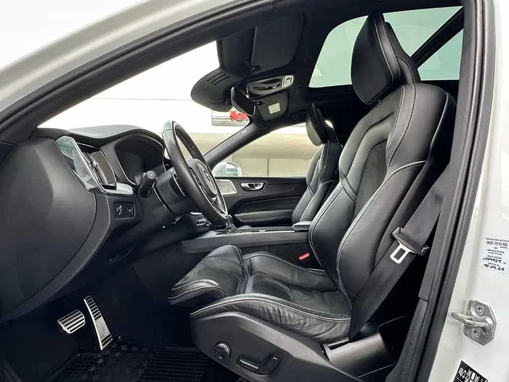 Volvo XC60 D5 AWD R Design 360° | B&W | AHK | Panorama 06/2017-photo-11