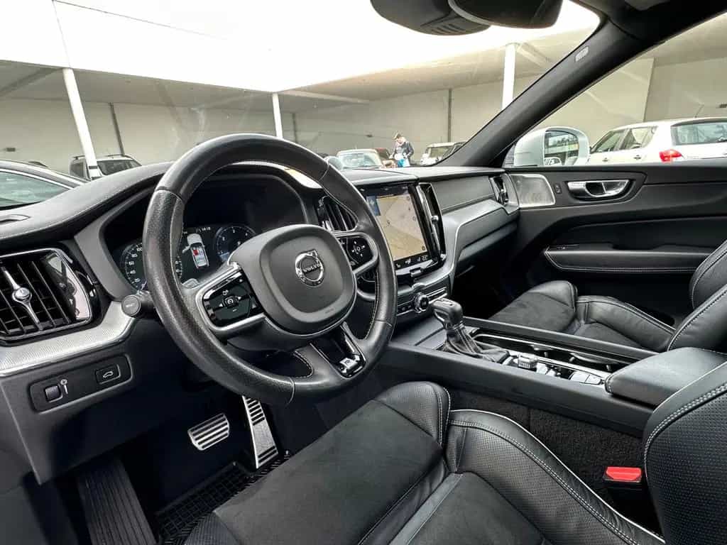 Volvo XC60 D5 AWD R Design 360° | B&W | AHK | Panorama 06/2017-photo-12