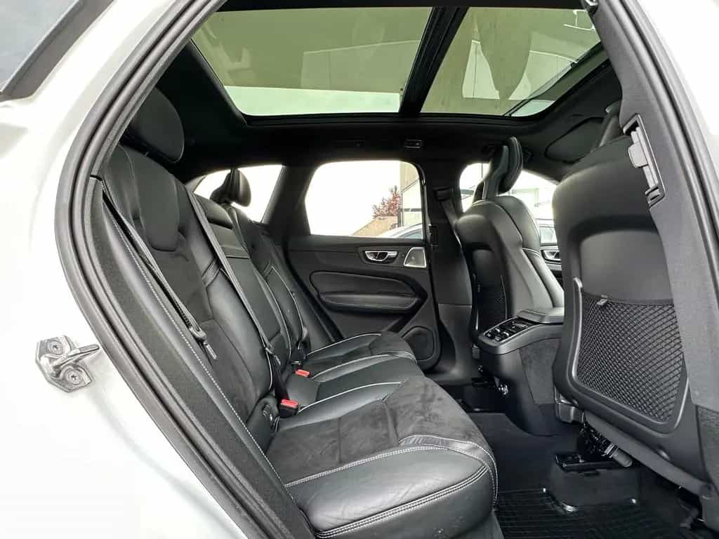 Volvo XC60 D5 AWD R Design 360° | B&W | AHK | Panorama 06/2017-photo-16