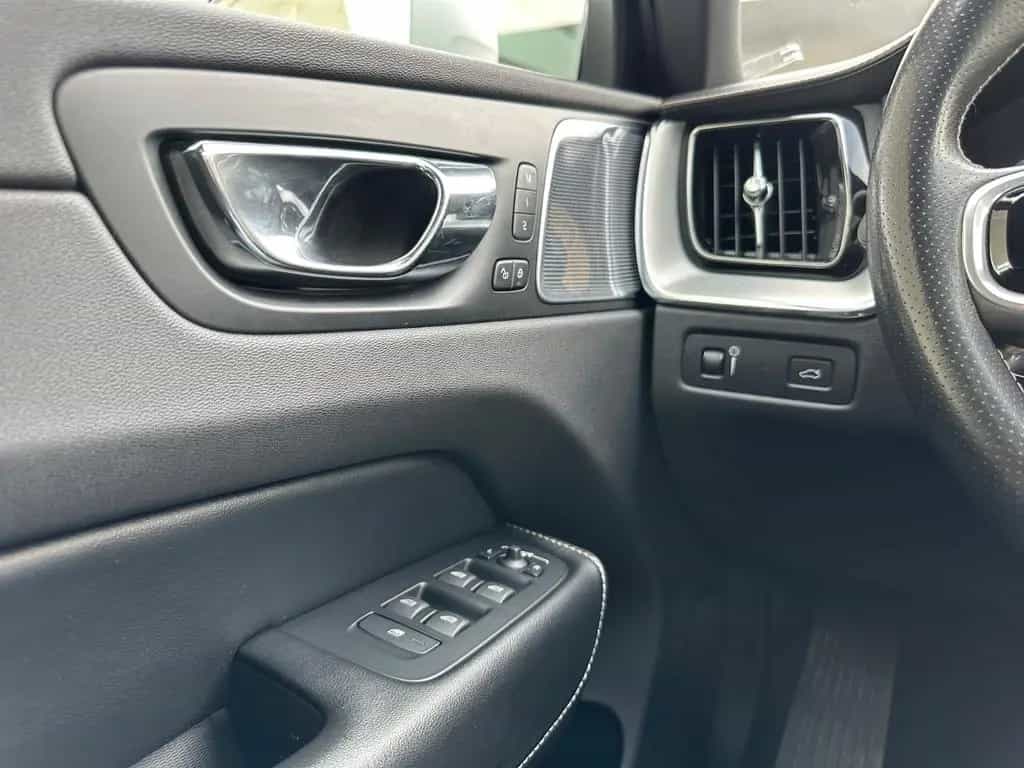 Volvo XC60 D5 AWD R Design 360° | B&W | AHK | Panorama 06/2017-photo-20