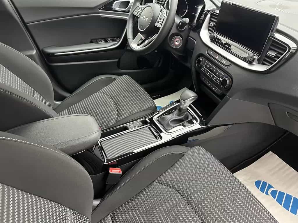 Kia cee'd / Ceed Spirit "1 HAND-NAVI-CAM-SITZH-CAR P 11/2025-photo-10