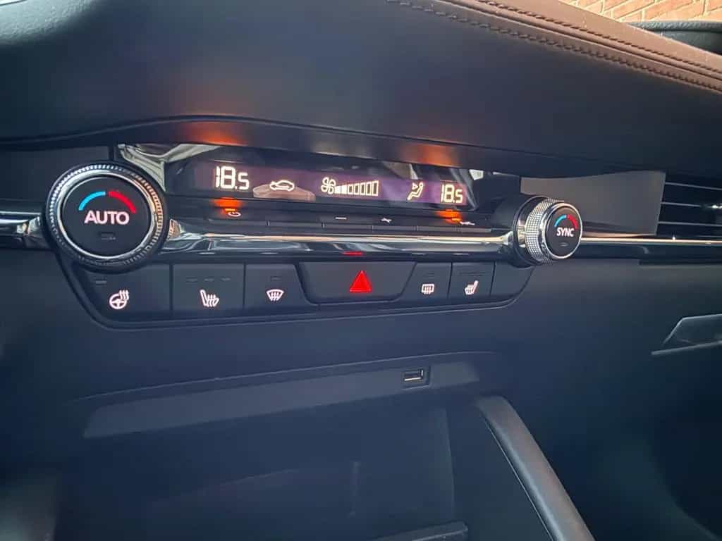 Mazda 3 "2.0 Edition 100"LED"Navi"SiHz"ACC"360°Kam"HUD 11/2020-photo-23