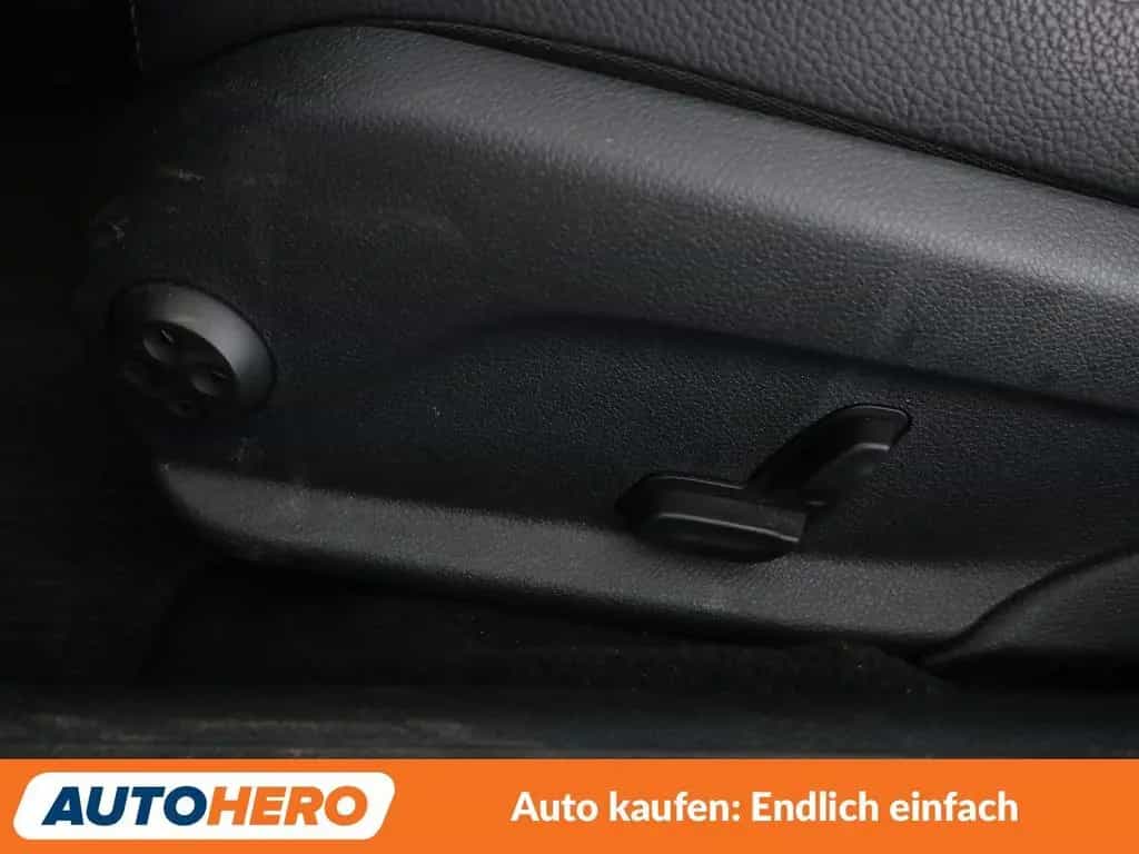 Mercedes-Benz C 180 CGI Avantgarde Aut.*NAVI*LED*PDC*SHZ* 07/2018-photo-30