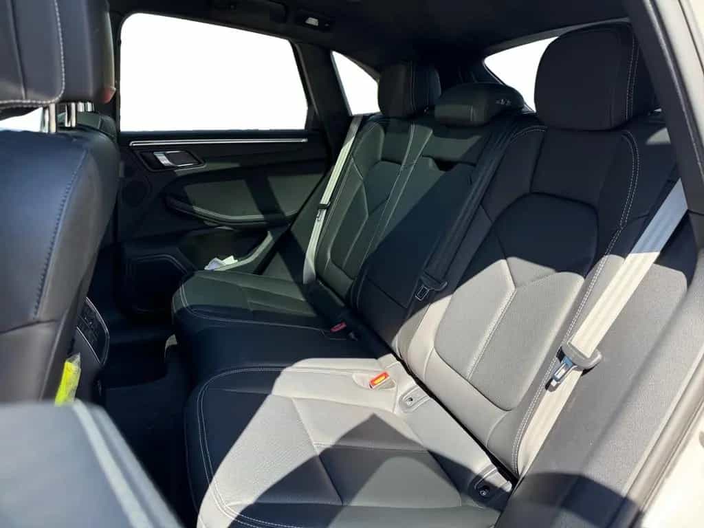 Porsche Macan Panorama AHK 20 zoll 03/2023-photo-12