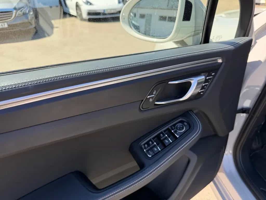 Porsche Macan Panorama AHK 20 zoll 03/2023-photo-8