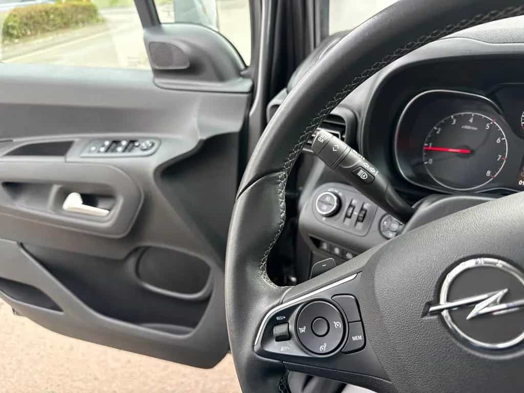 Opel Combo Life 1.5 CDTi INNOVATION Automatik (AHK) 06/2019-photo-19