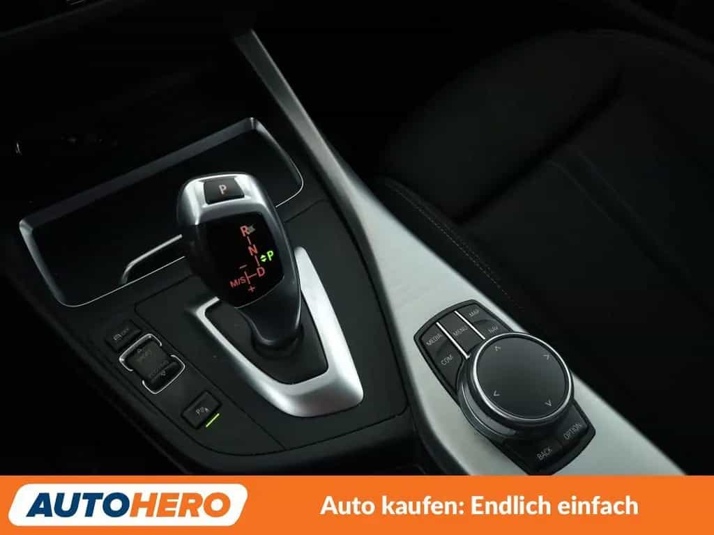 BMW 120 i Urban Line Aut.*NAVI*LED*TEMPO*PDC*CAM* 10/2017-photo-25