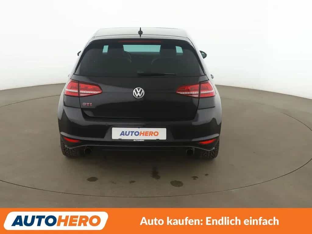 Volkswagen Golf 2.0 TFSI GTI Performance BlueMotion *NAV*ACC*PDC 02/2016-photo-4