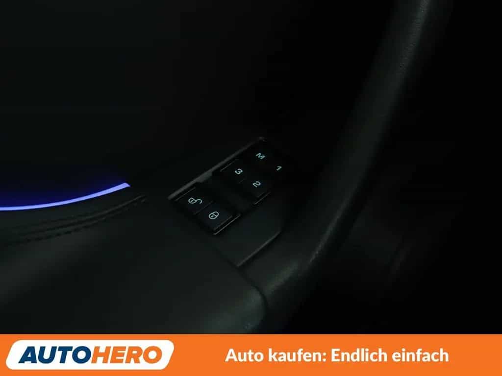 Jaguar F-Pace 25d Portfolio AWD Aut. *NAVI*VC*BI-XENON* 10/2017-photo-19