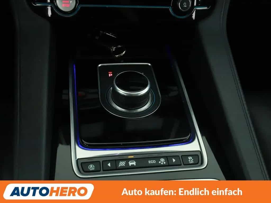 Jaguar F-Pace 25d Portfolio AWD Aut. *NAVI*VC*BI-XENON* 10/2017-photo-24