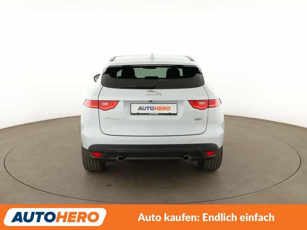Jaguar F-Pace 25d Portfolio AWD Aut. *NAVI*VC*BI-XENON* 10/2017-photo-4