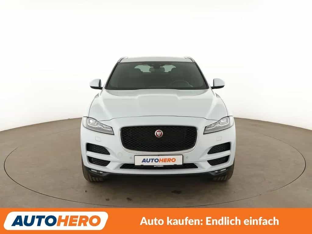 Jaguar F-Pace 25d Portfolio AWD Aut. *NAVI*VC*BI-XENON* 10/2017-photo-8