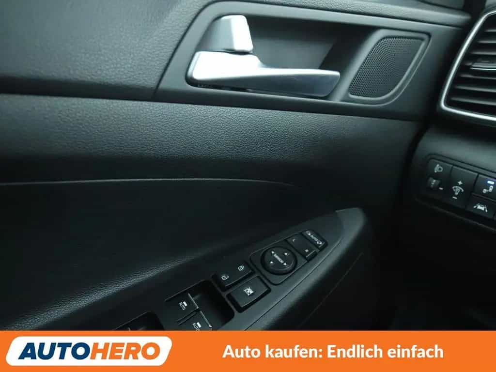 Hyundai Tucson 1.6 TGDI Premium 2WD Aut.*NAVI*LED*TEMPO* 10/2018-photo-24