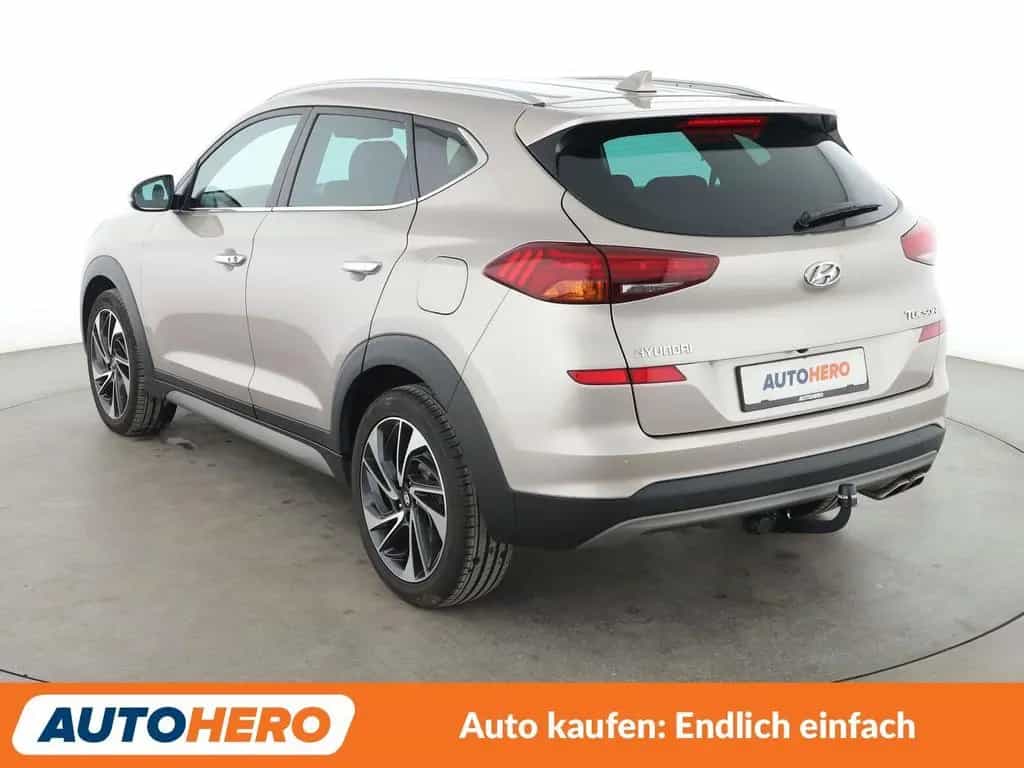 Hyundai Tucson 1.6 TGDI Premium 2WD Aut.*NAVI*LED*TEMPO* 10/2018-photo-3