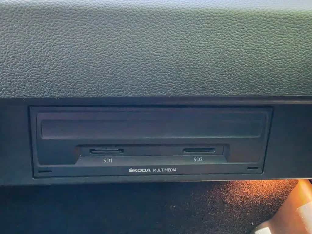 Skoda Karoq Style*1.HD*Navi*LED*Kamera*ACC*DAB*R&L.Sen 04/2019-photo-25