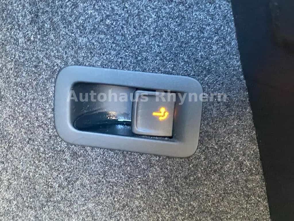 Skoda Karoq 1.5 TSI 110 kW 02/2022-photo-27