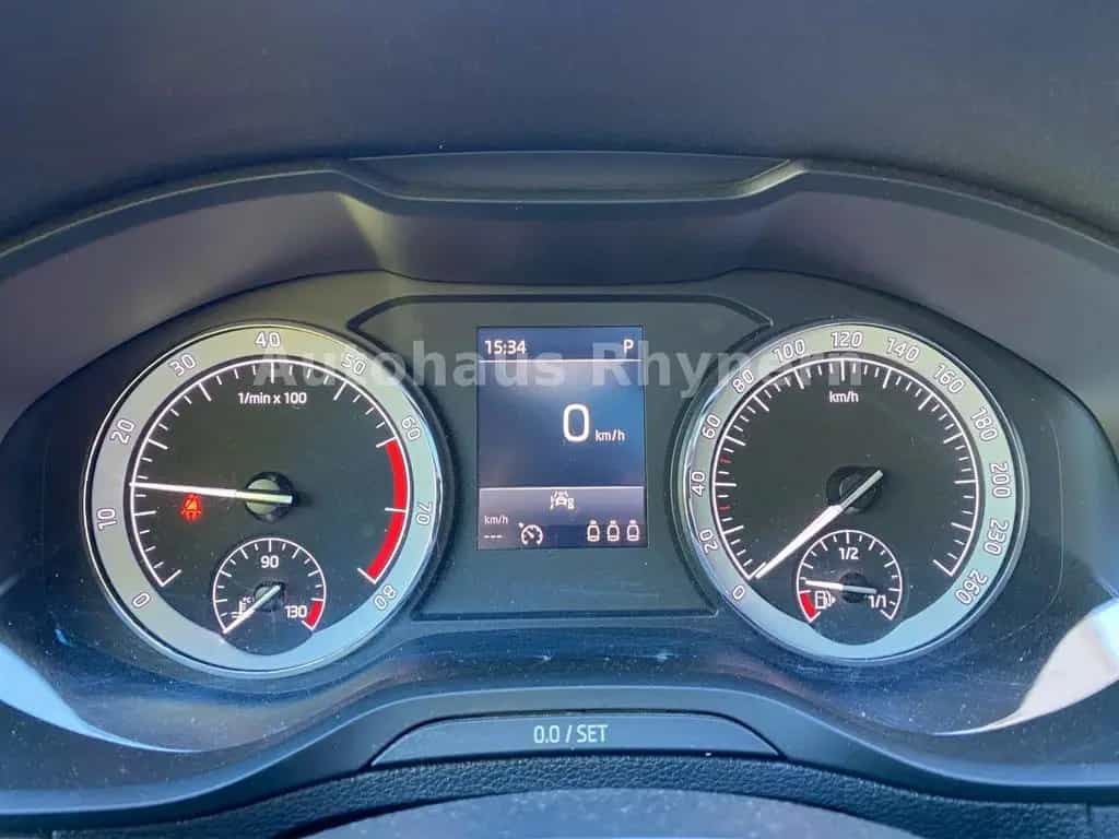 Skoda Karoq 1.5 TSI 110 kW 02/2022-photo-33