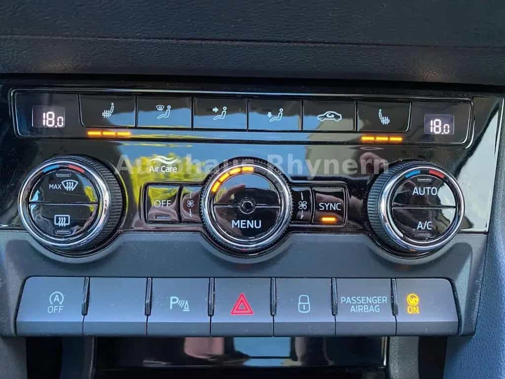 Skoda Karoq 1.5 TSI 110 kW 02/2022-photo-40