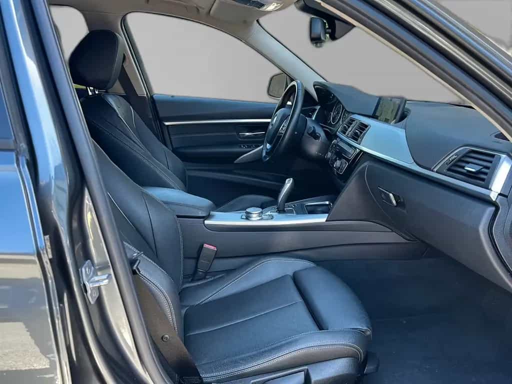 BMW 320 d xDrive Sport Line*Leder*LED*Kamera*HiFi* 01/2018-photo-10