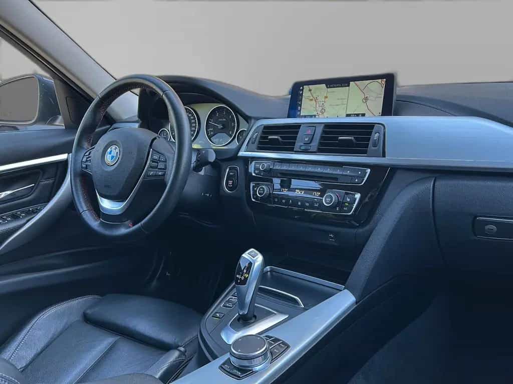 BMW 320 d xDrive Sport Line*Leder*LED*Kamera*HiFi* 01/2018-photo-17