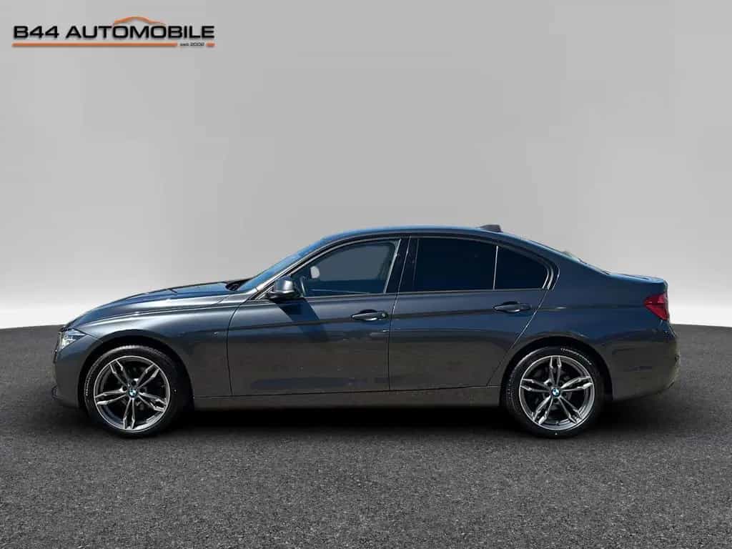 BMW 320 d xDrive Sport Line*Leder*LED*Kamera*HiFi* 01/2018-photo-2