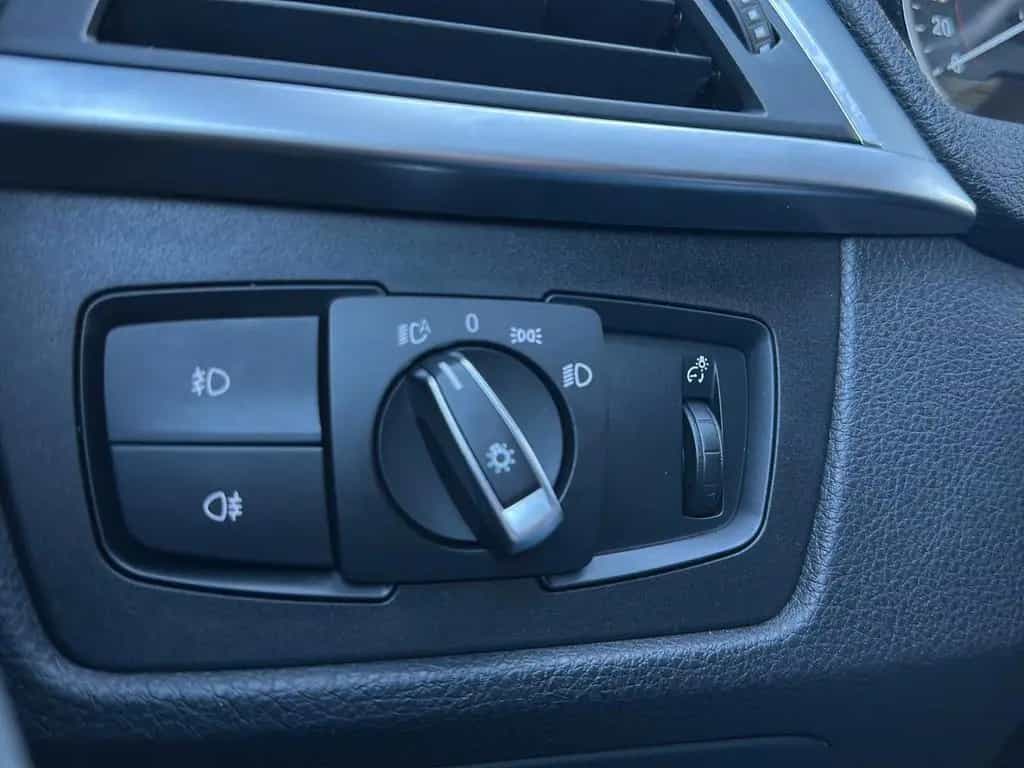 BMW 320 d xDrive Sport Line*Leder*LED*Kamera*HiFi* 01/2018-photo-20