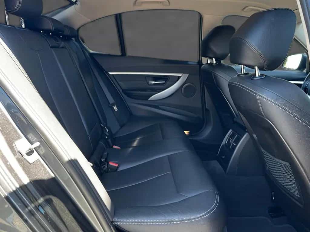 BMW 320 d xDrive Sport Line*Leder*LED*Kamera*HiFi* 01/2018-photo-23