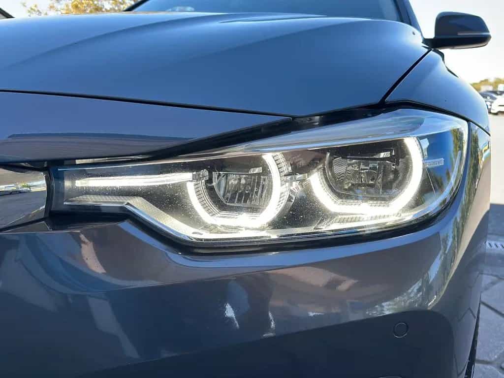 BMW 320 d xDrive Sport Line*Leder*LED*Kamera*HiFi* 01/2018-photo-30