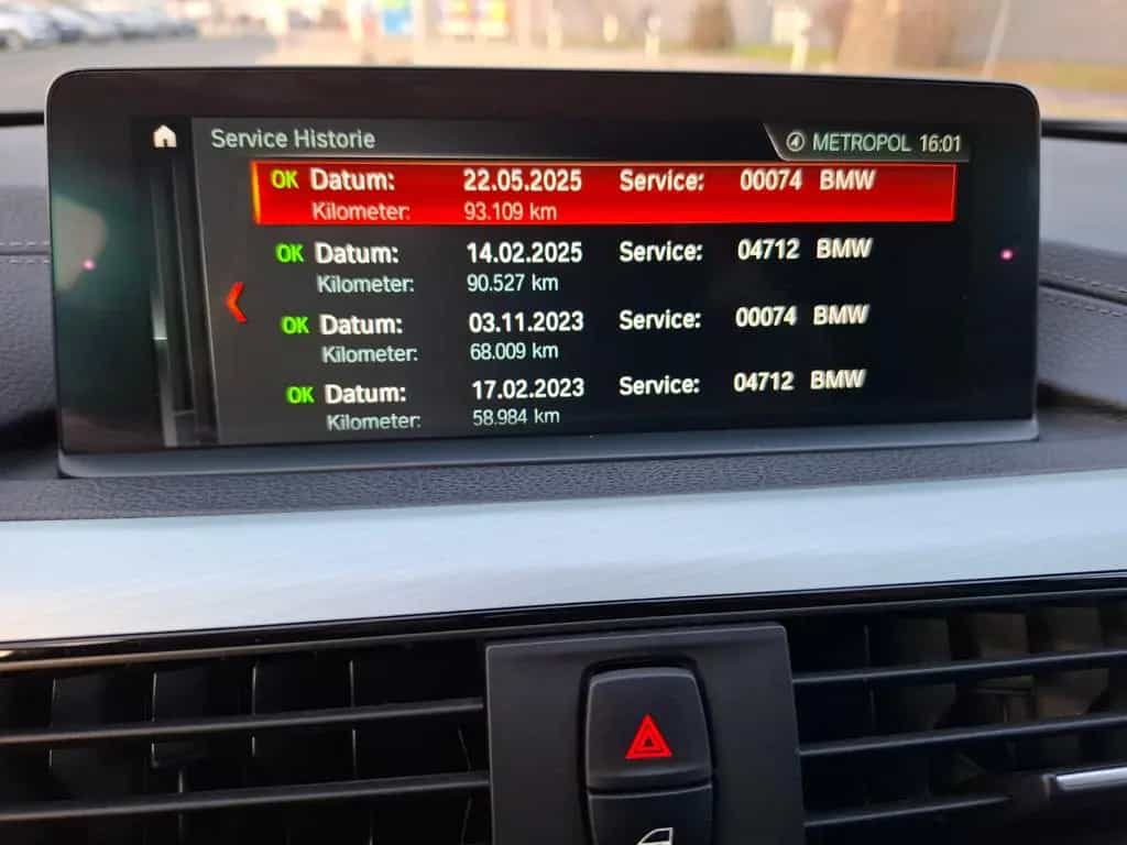 BMW 320 d xDrive Sport Line*Leder*LED*Kamera*HiFi* 01/2018-photo-34