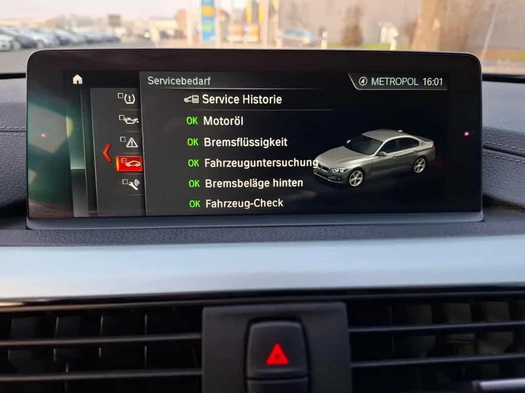 BMW 320 d xDrive Sport Line*Leder*LED*Kamera*HiFi* 01/2018-photo-36