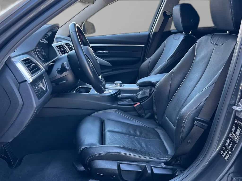 BMW 320 d xDrive Sport Line*Leder*LED*Kamera*HiFi* 01/2018-photo-9