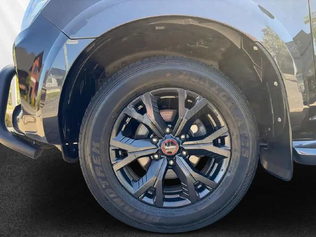 Isuzu D-Max Double Cab 1,9 V-CROSS 10/2023-photo-8