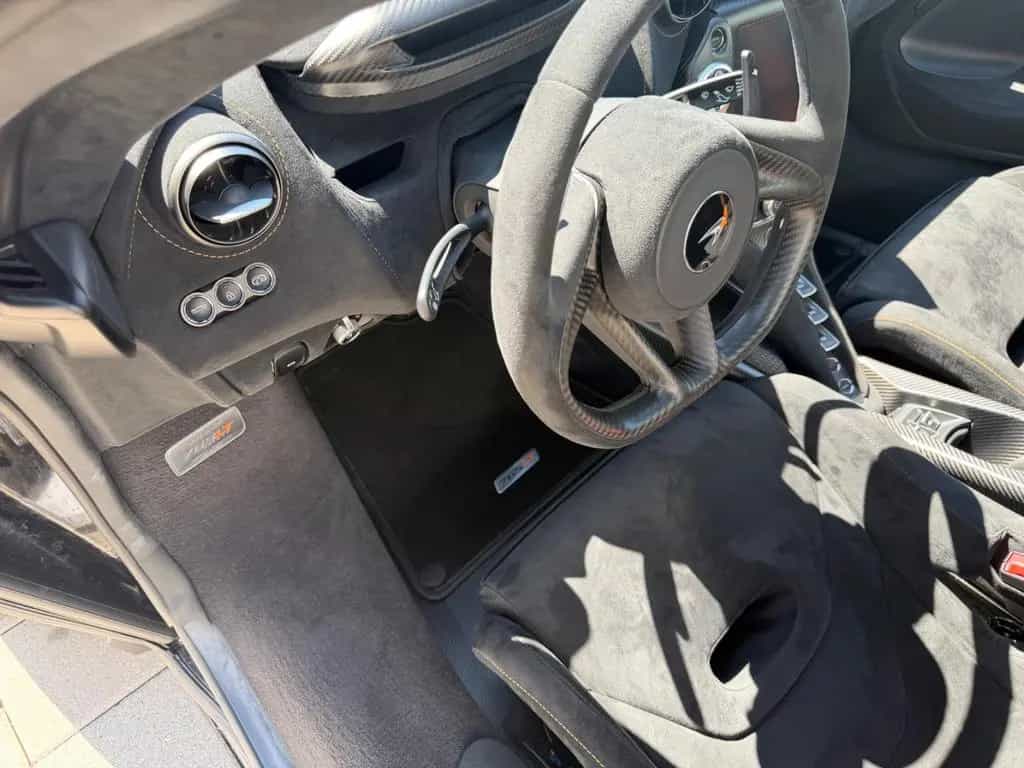 McLaren 765LT Spider Stealth Pack NEUWAGEN! 12/2021-photo-16