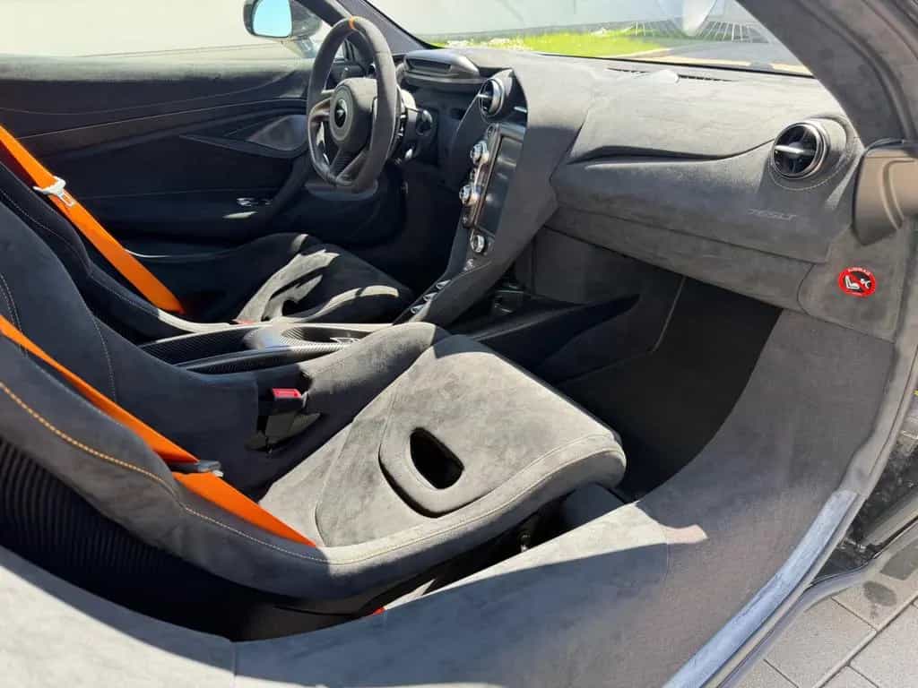 McLaren 765LT Spider Stealth Pack NEUWAGEN! 12/2021-photo-23